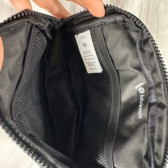 Lululemon Everywhere bag - Picture 2 of 3